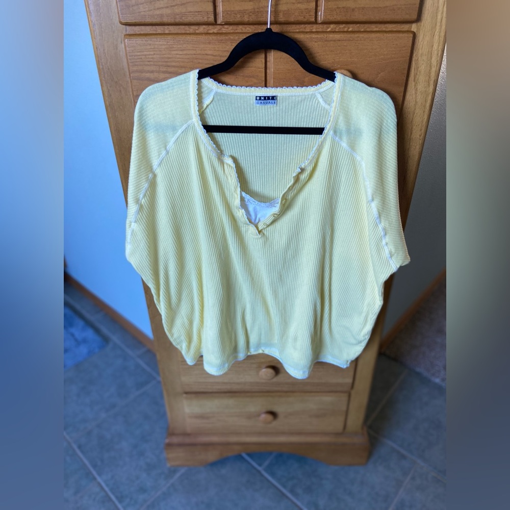Uniti Casual Women’s Top